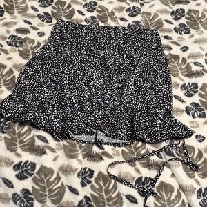 ❤️‍🔥4/$20 - Dalmatian Print Skirt with Wrap Tie Black Shirt